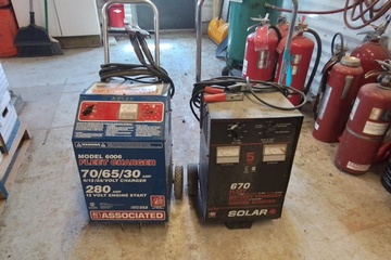 Heavy-Duty Fleet Battery Charger / Engine Starter Lot — Associated Model 6006 & Solar Model 670