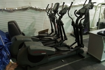 17-Piece Commercial Gym Equipment Package - Life Fitness Strength & Cardio Lot