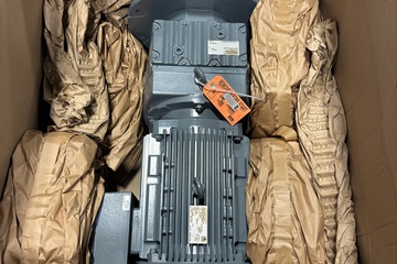 15 hp SEW-Eurodrive RF97 DRN160M4/AL/C/RI Electric Driver