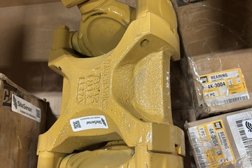 Caterpillar Driveline, Yokes, Bearings & Universal Joint Batch — 15 Pc Lot
